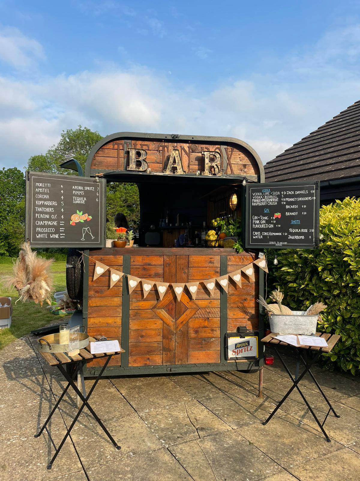 The Tin Box – Mobile Bar Hire